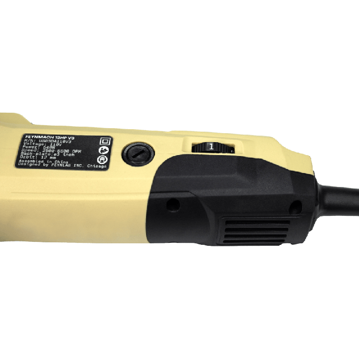 Detailní pohled na elektronickou regulaci otáček a větrací otvory motoru mini excentrické leštičky FEYNLAB FEYNMACH V3.