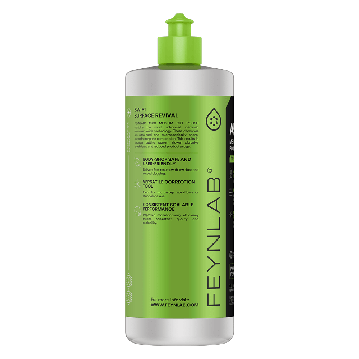 Boční strana lešticí pasty FEYNLAB A500 1L ukazující výhody pro lakovny (body-shop safe) a vysokou efektivitu leštění